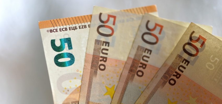 50-euro-banknotes-money-eur-currency-of-european-union_t20_OzXmKp